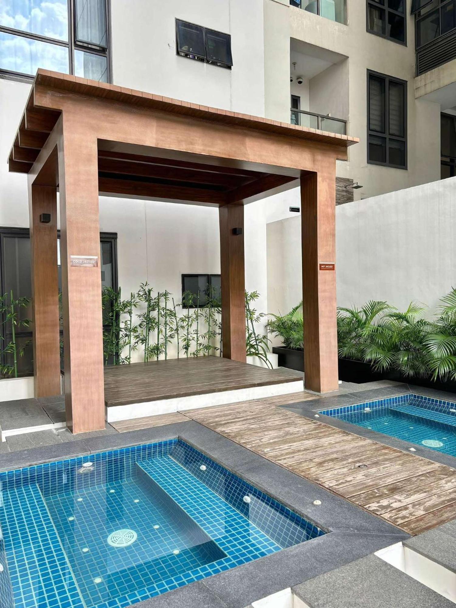 Greenbelt Hamilton Tower 1 Legazpi Makati City Dış mekan fotoğraf