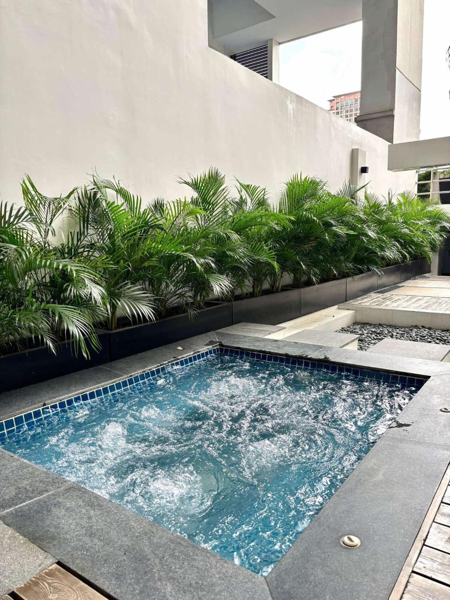 Greenbelt Hamilton Tower 1 Legazpi Makati City Dış mekan fotoğraf