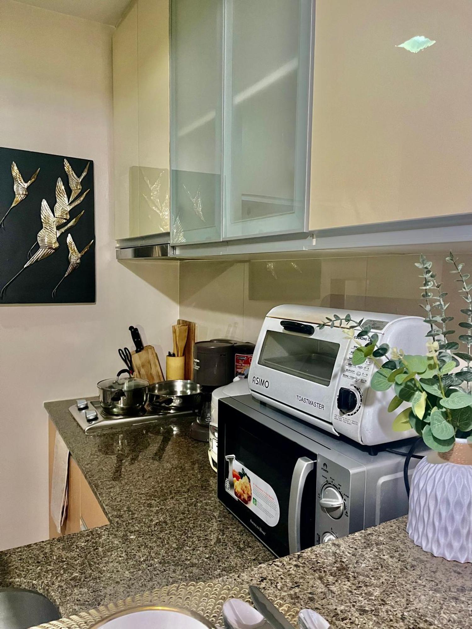 Greenbelt Hamilton Tower 1 Legazpi Makati City Dış mekan fotoğraf