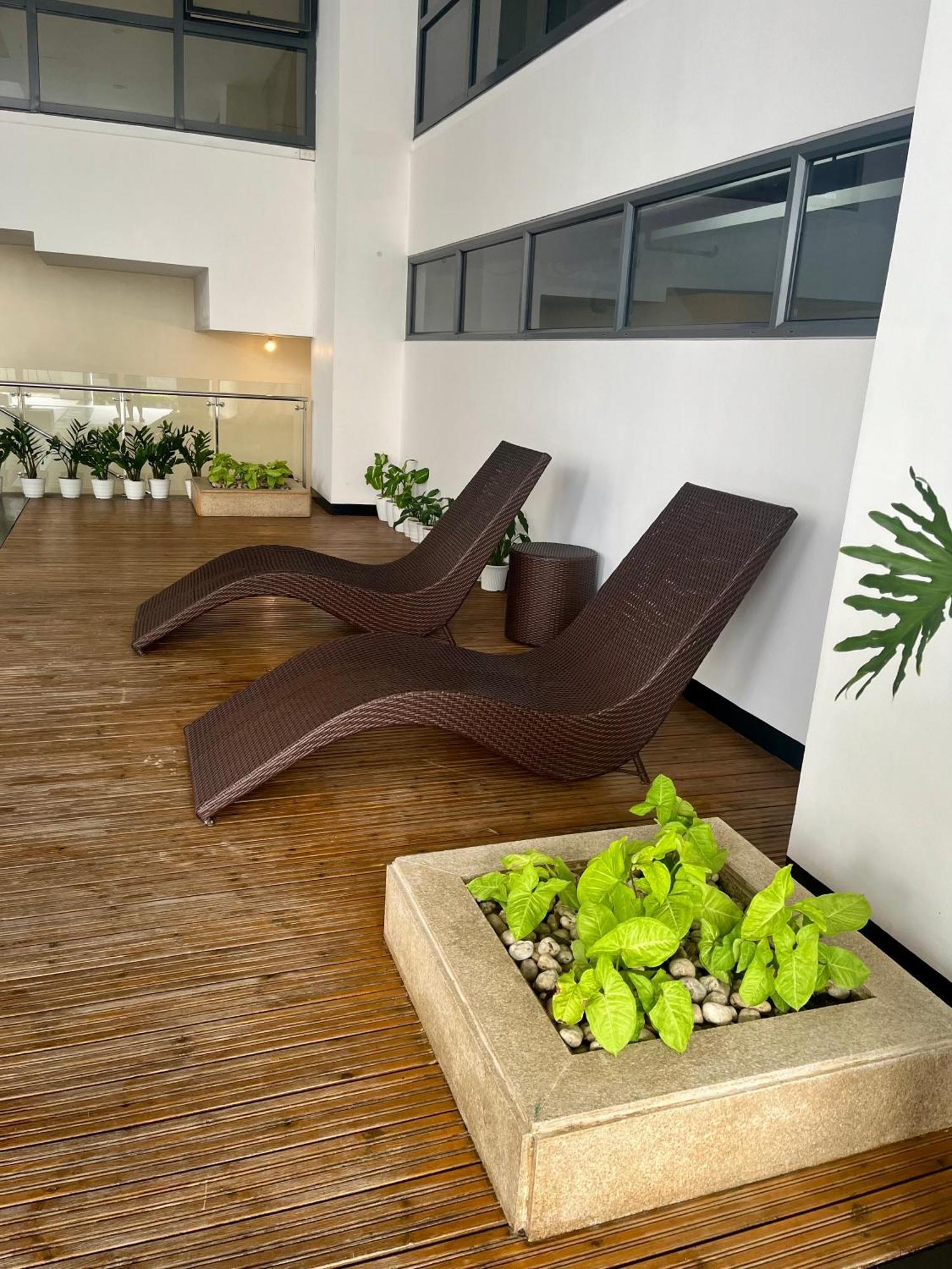 Greenbelt Hamilton Tower 1 Legazpi Makati City Dış mekan fotoğraf