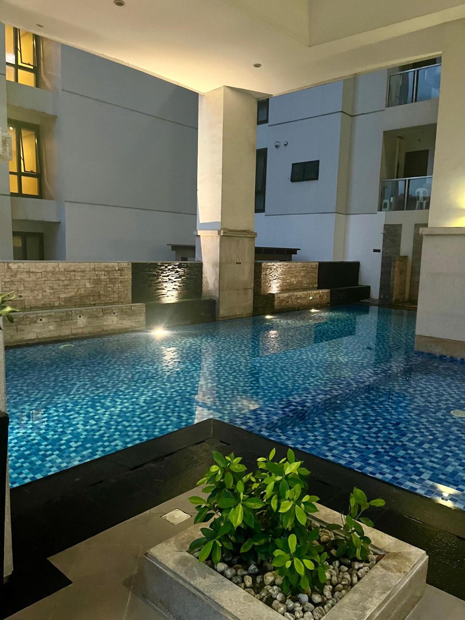 Greenbelt Hamilton Tower 1 Legazpi Makati City Dış mekan fotoğraf